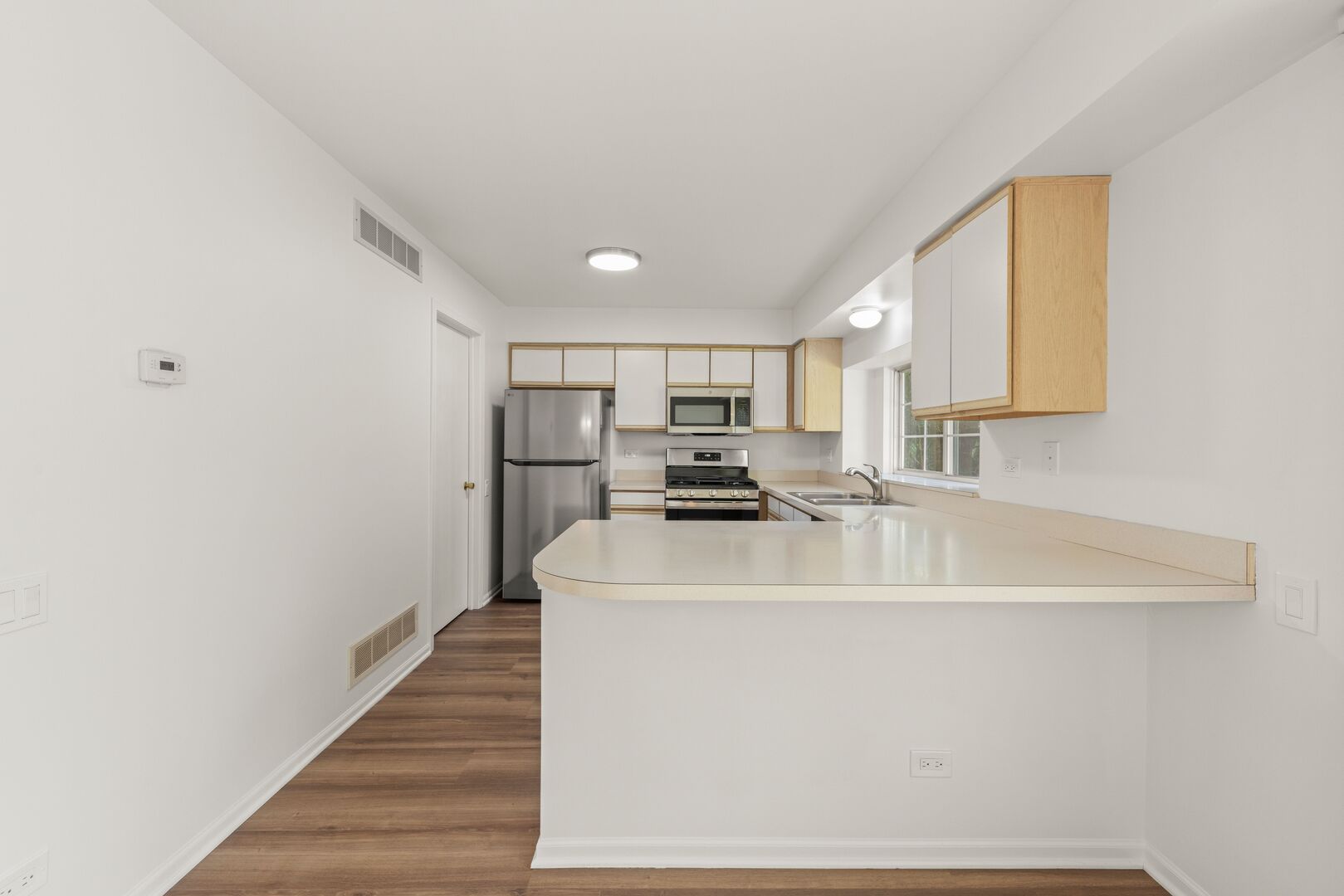 182 Half Moon Circle Aurora IL 60504