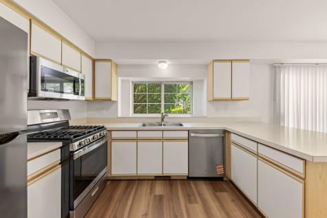 182 Half Moon Circle Aurora IL 60504