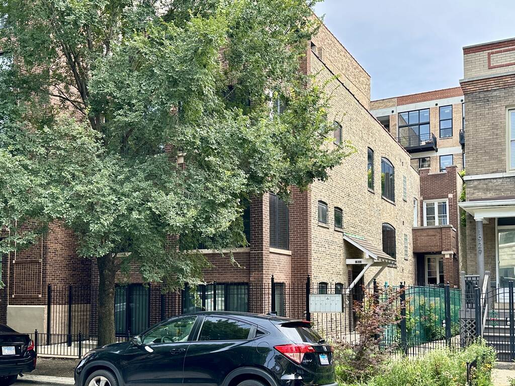 1933 North Fairfield Avenue Chicago IL 60647