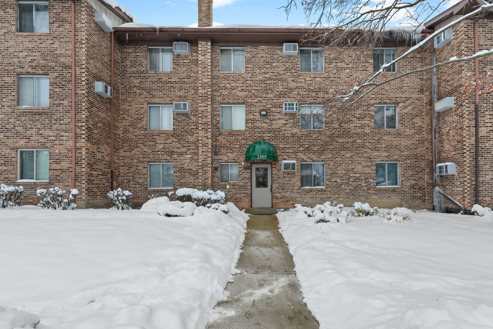 2505 Spring Street Woodridge IL 60517