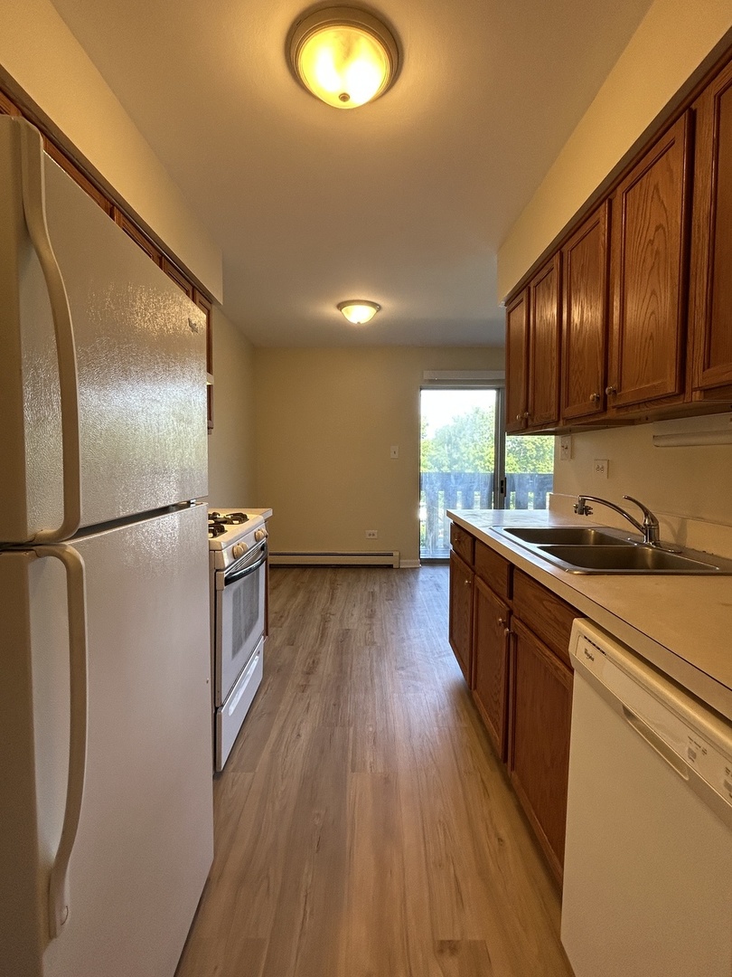 1077 Dickens Way Schaumburg IL 60193