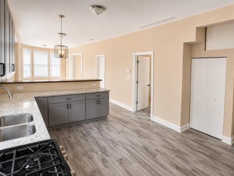 5328 West Leland Avenue Chicago IL 60630
