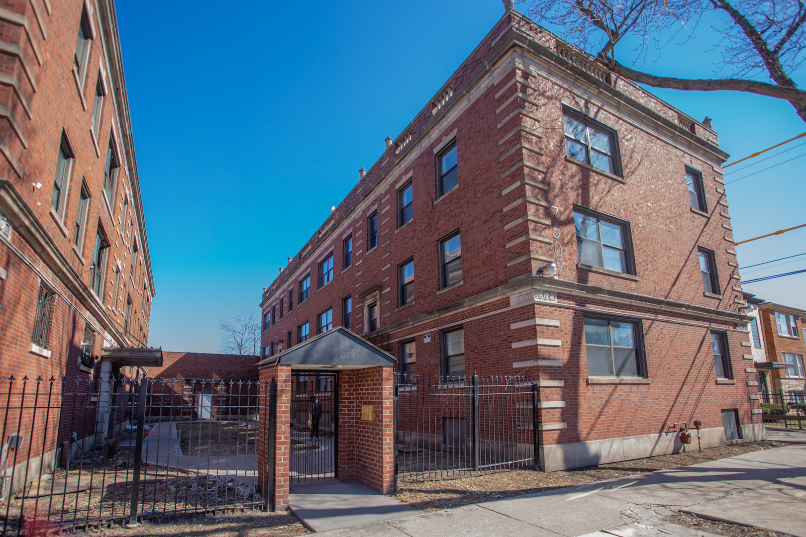 7505 South Yates Street Chicago IL 60649