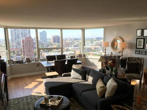 720 West Gordon Terrace Chicago IL 60613