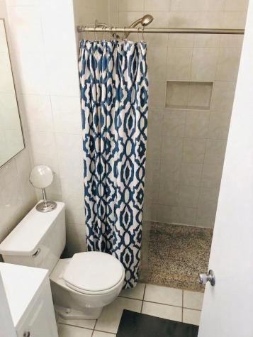 720 West Gordon Terrace Chicago IL 60613
