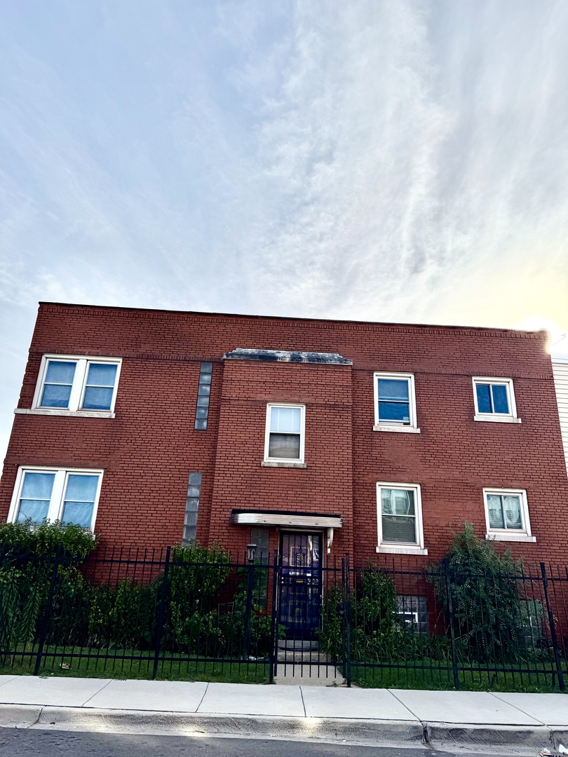 4259 West 21st Street Chicago IL 60623