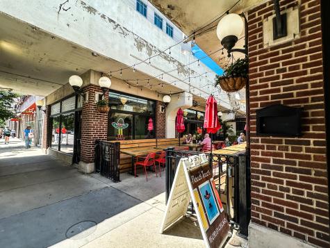 6207 North Winthrop Avenue Chicago IL 60660
