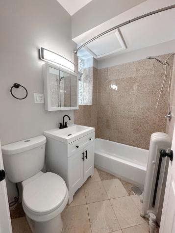 6207 North Winthrop Avenue Chicago IL 60660