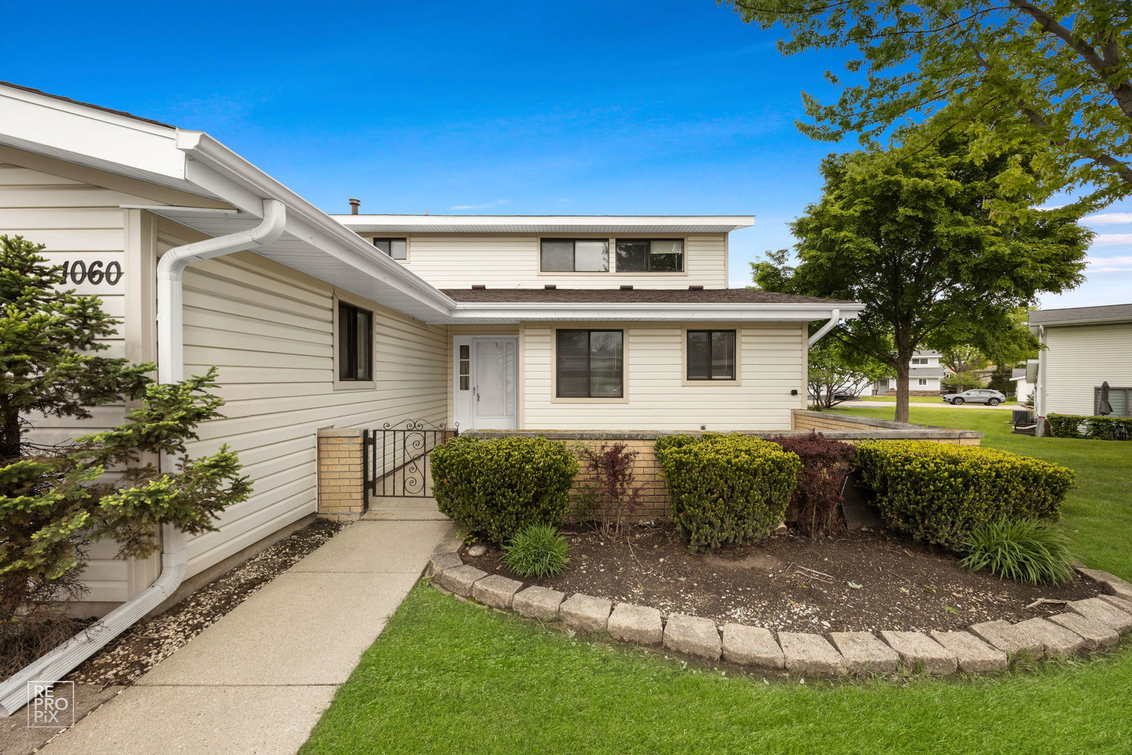 1060 Matfield Court Schaumburg IL 60193