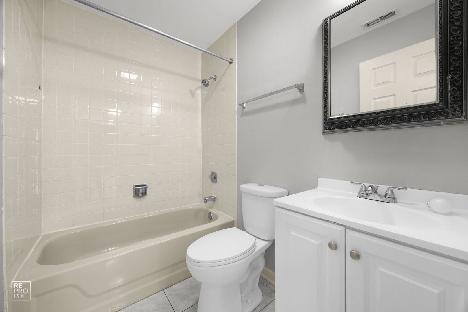 1060 Matfield Court Schaumburg IL 60193