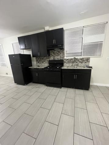 8253 South Brandon Avenue Chicago IL 60617