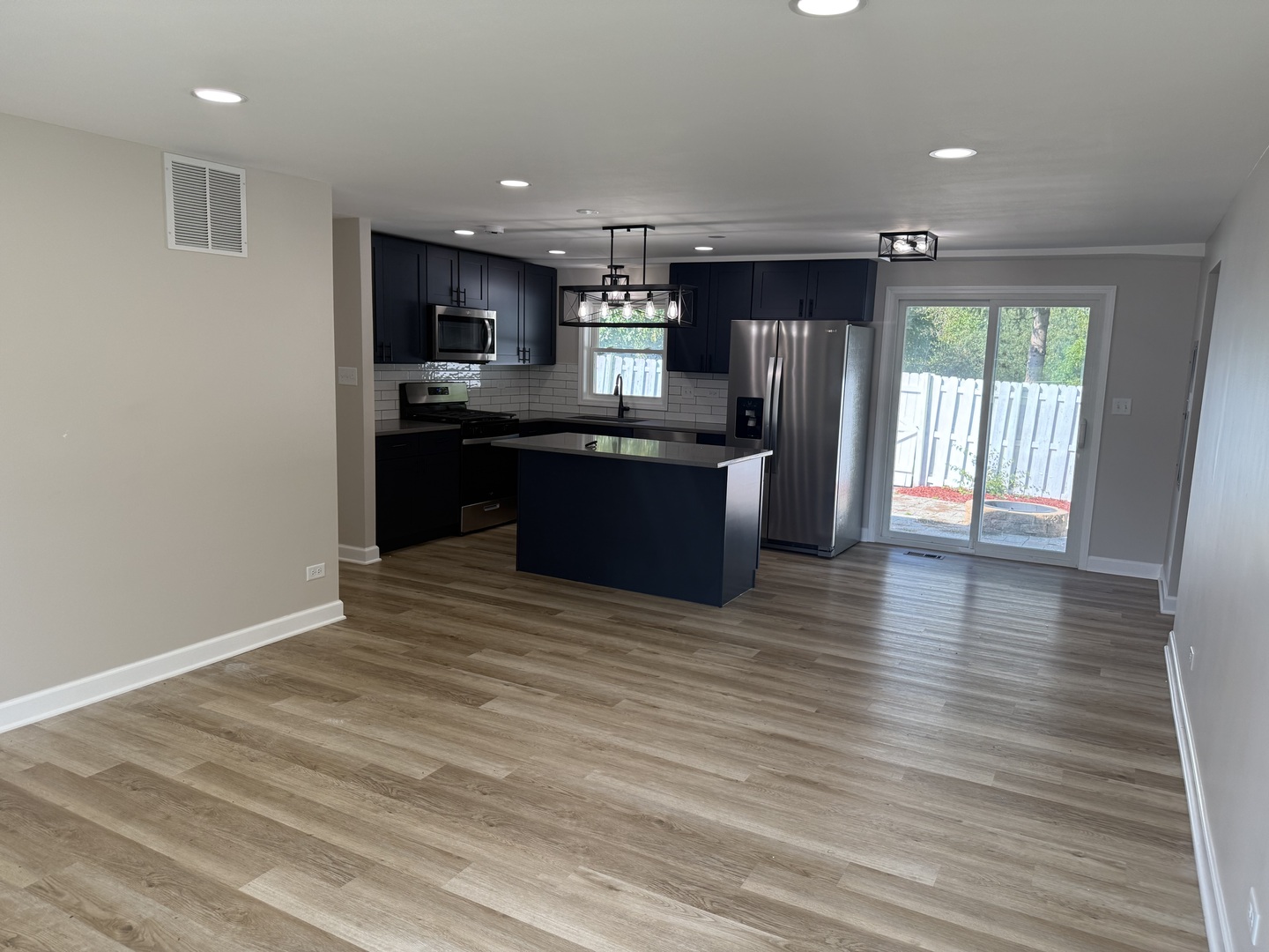 1220 Kingston Lane Schaumburg IL 60193
