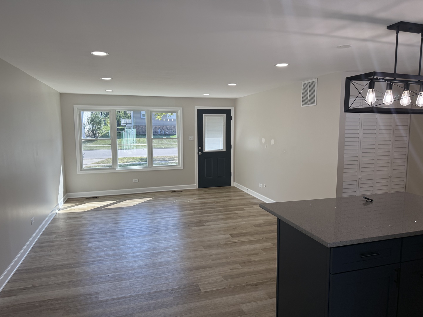 1220 Kingston Lane Schaumburg IL 60193