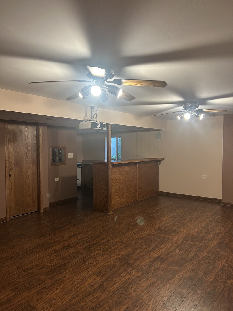 527 Springwood Lane Bolingbrook IL 60440