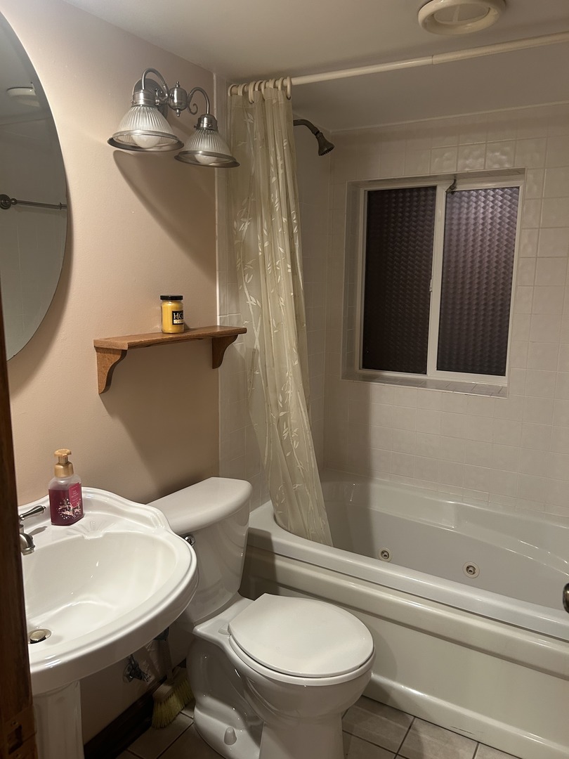 527 Springwood Lane Bolingbrook IL 60440