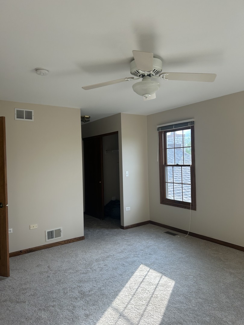 527 Springwood Lane Bolingbrook IL 60440