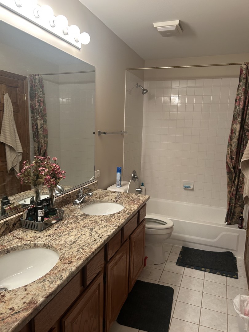 527 Springwood Lane Bolingbrook IL 60440