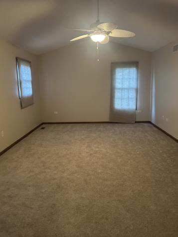 527 Springwood Lane Bolingbrook IL 60440