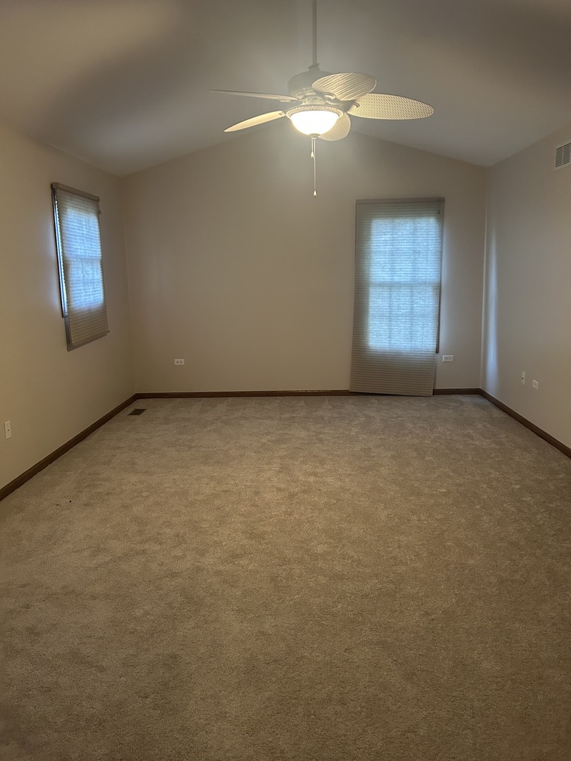 527 Springwood Lane Bolingbrook IL 60440