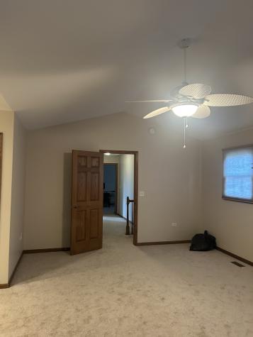 527 Springwood Lane Bolingbrook IL 60440
