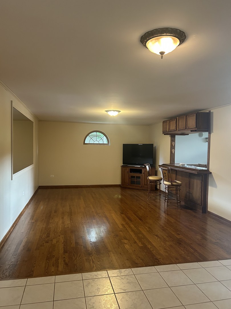 527 Springwood Lane Bolingbrook IL 60440