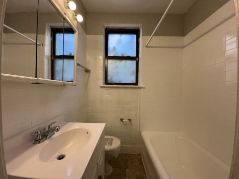 661 West Sheridan Road Chicago IL 60613