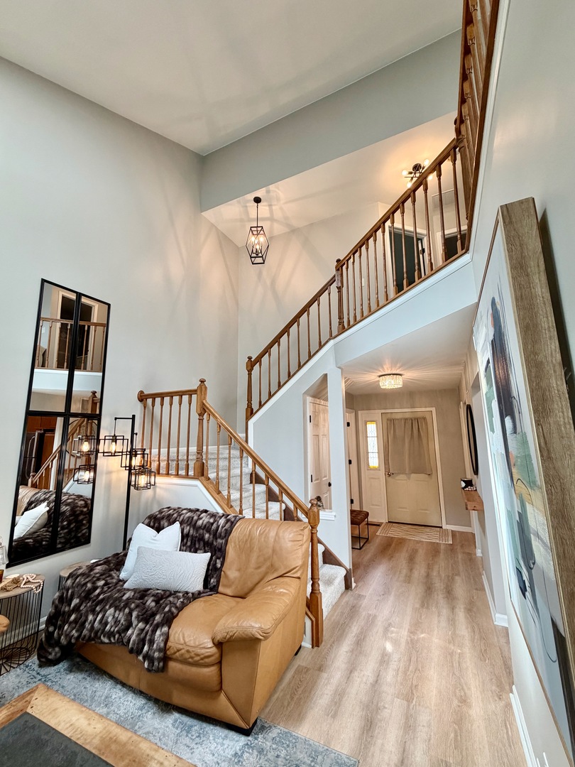 1353 Ridgefield Circle Carol Stream IL 60188