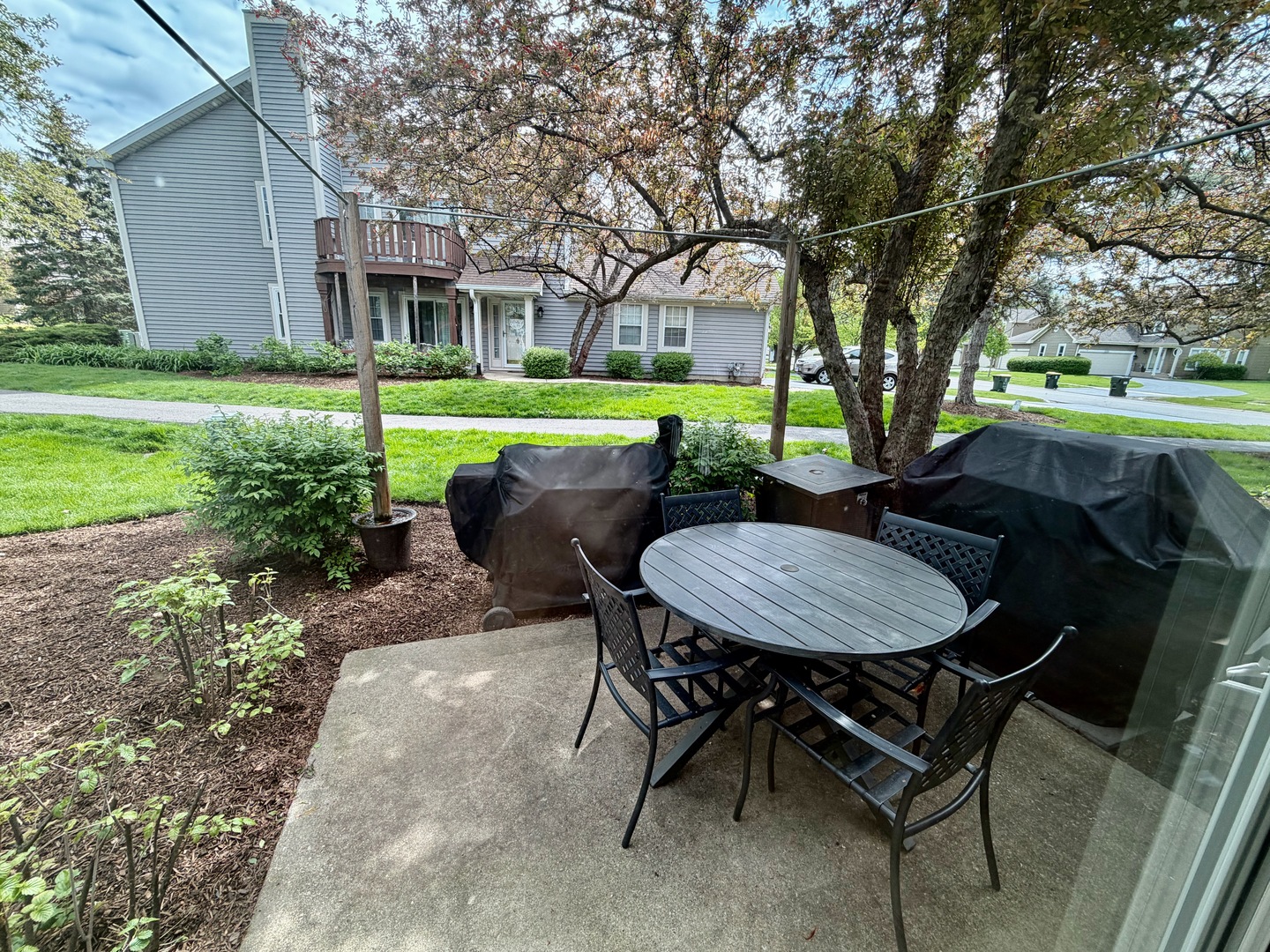1353 Ridgefield Circle Carol Stream IL 60188