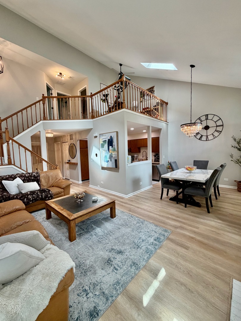 1353 Ridgefield Circle Carol Stream IL 60188