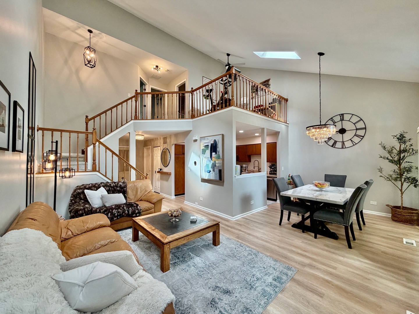 1353 Ridgefield Circle Carol Stream IL 60188