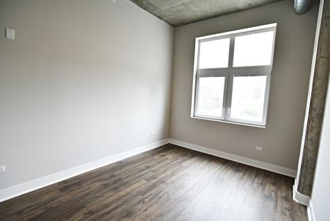 3833 North Broadway Street Chicago IL 60613