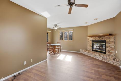 409 Kensington Drive Mchenry IL 60050