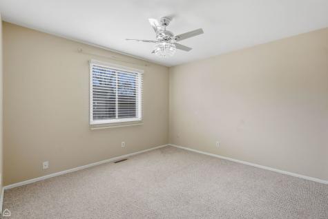 409 Kensington Drive Mchenry IL 60050