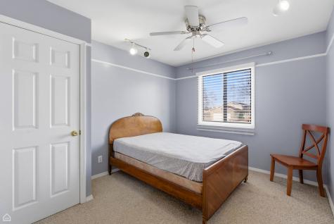 409 Kensington Drive Mchenry IL 60050