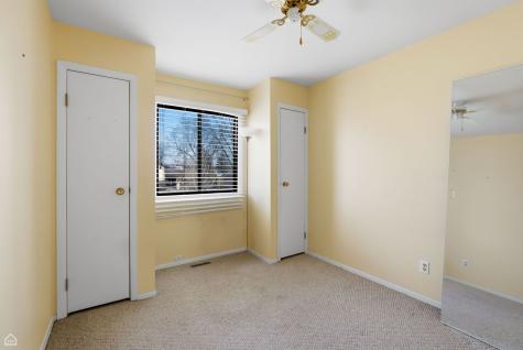 409 Kensington Drive Mchenry IL 60050