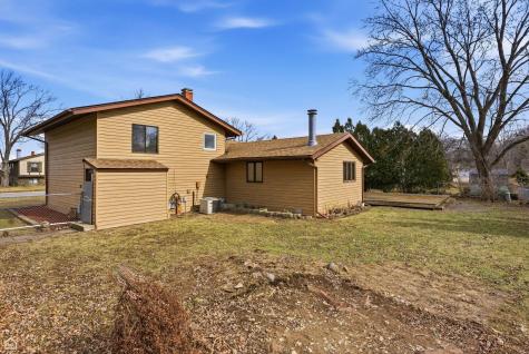 409 Kensington Drive Mchenry IL 60050