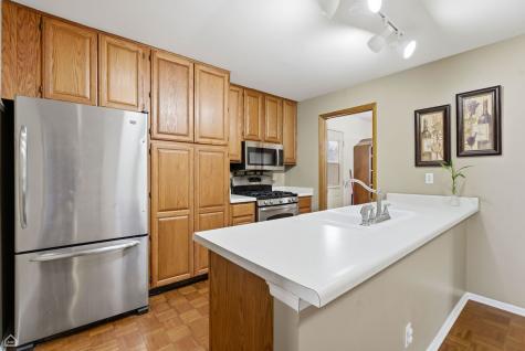 409 Kensington Drive Mchenry IL 60050