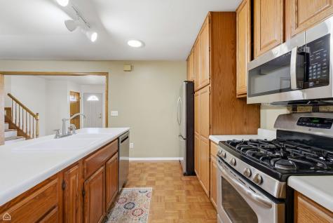 409 Kensington Drive Mchenry IL 60050