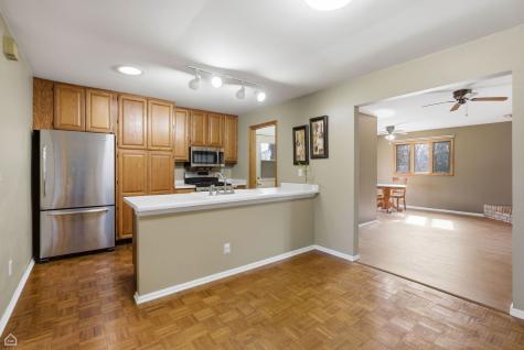409 Kensington Drive Mchenry IL 60050