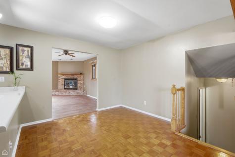 409 Kensington Drive Mchenry IL 60050