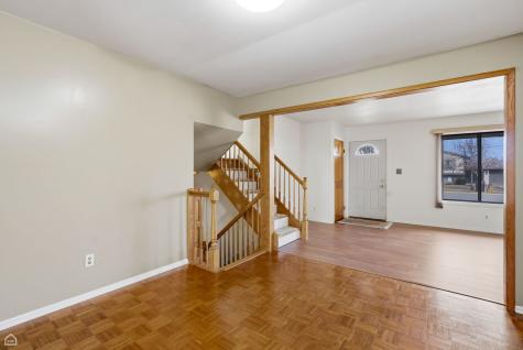 409 Kensington Drive Mchenry IL 60050