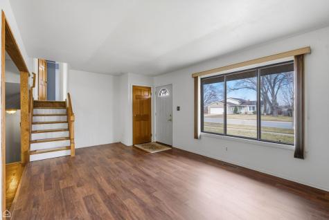 409 Kensington Drive Mchenry IL 60050