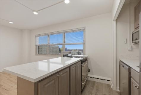 5630 North Sheridan Road Chicago IL 60660