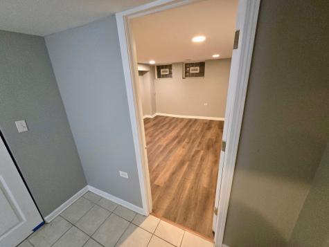 7011 South East End Avenue Chicago IL 60649
