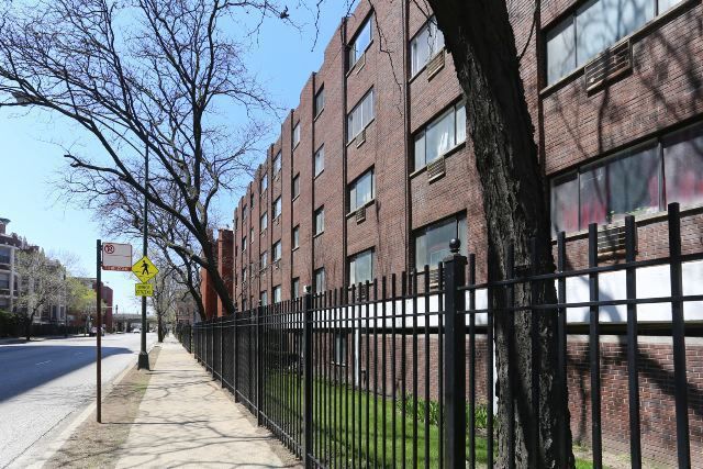 1040 West Hollywood Avenue Chicago IL 60660