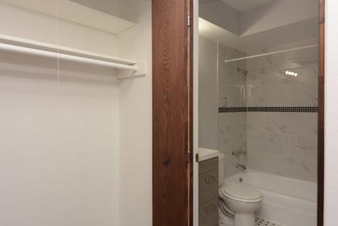 1040 West Hollywood Avenue Chicago IL 60660
