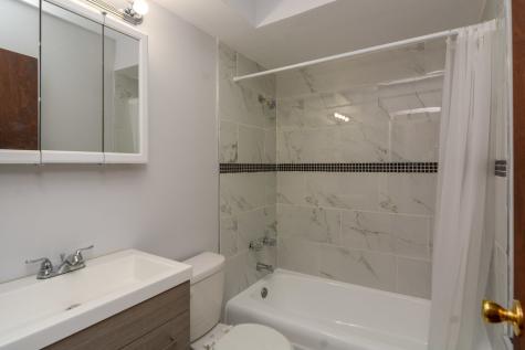 1040 West Hollywood Avenue Chicago IL 60660