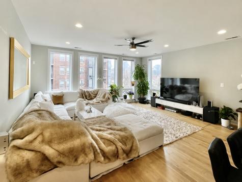1008 North Larrabee Street Chicago IL 60610