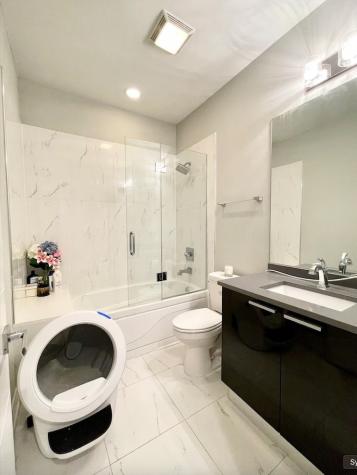 1008 North Larrabee Street Chicago IL 60610