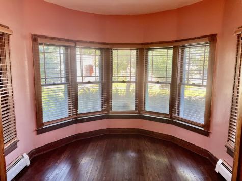 1701 Victoria Avenue North Chicago IL 60064